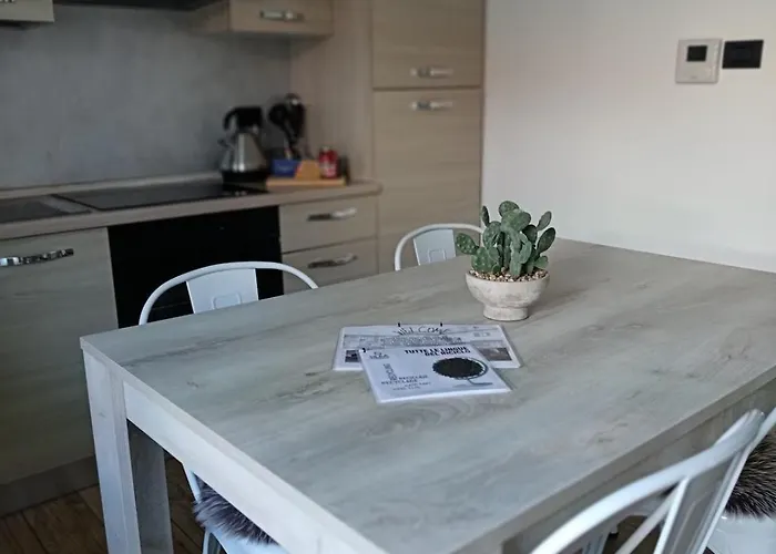 Marco アパート コーリコ